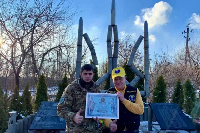 Національний рекорд: українські військові виготовили найбільший тризуб