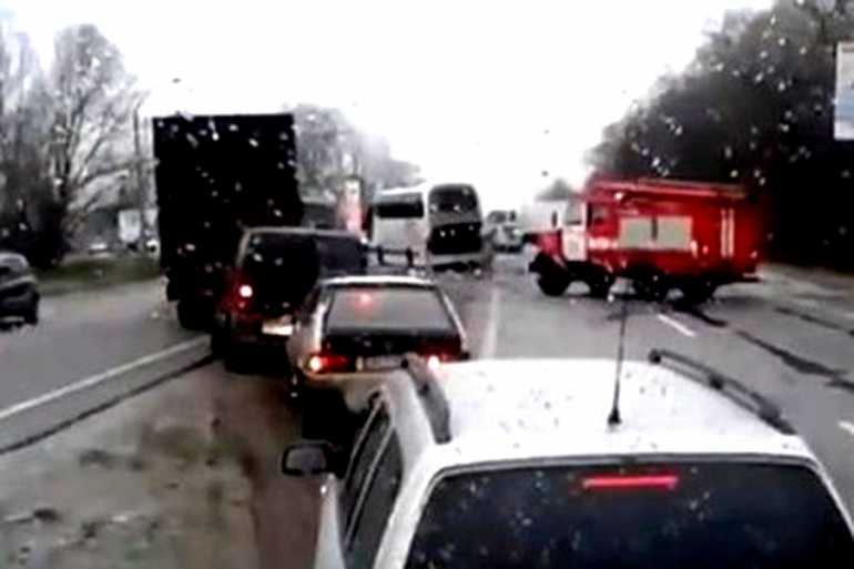 Під Черніговом зіткнулись 11 авто