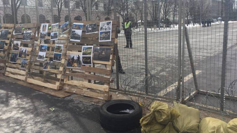Під посольством Росії у Києві проходить мітинг націоналістів