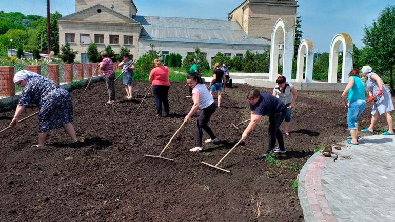 Бо це не приносить дохід: голова Ямпільської РДА виступила проти реконструкцію в селі ЦНАПУ та будинку культури