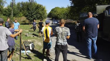 Немирівський голова Качур викликав наряд поліції до містян, які власними силами відремонтували дорогу (ФОТО)
