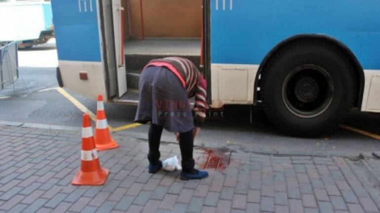 Через відкриті двері у вінницькому тролейбусі травмувалося три пасажири