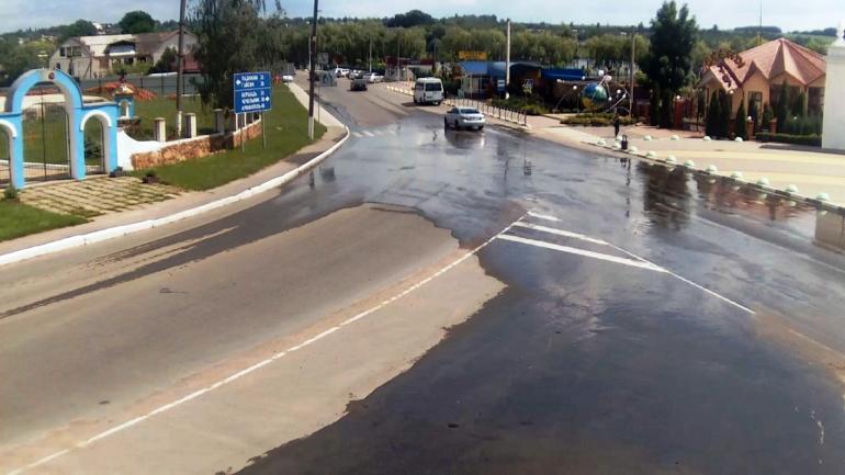 У церкві на Вінниччині навіть у посуху стоїть півметра води