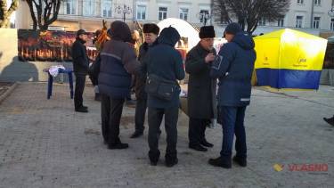 У Вінниці активісти продовжують протест проти знесення пам'ятника Шевченку (ОНЛАЙН-ТРАНСЛЯЦІЯ)