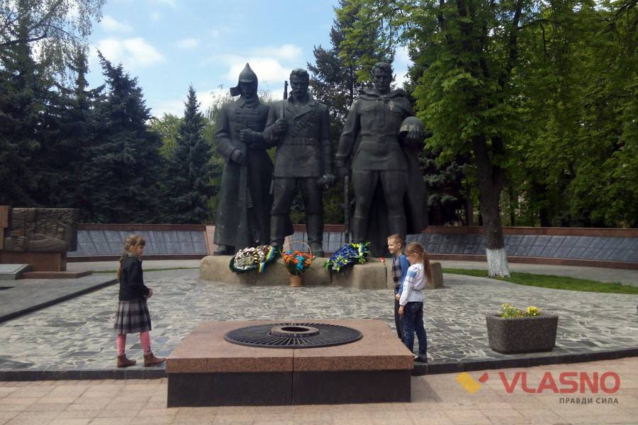 Пам'ятники солдатам та  воїнам-визволителям не демонтовуватимуть 