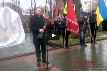 У Вінниці на відкритті пам&lsquo;ятника Небесній Сотні та Героям АТО люди плакали